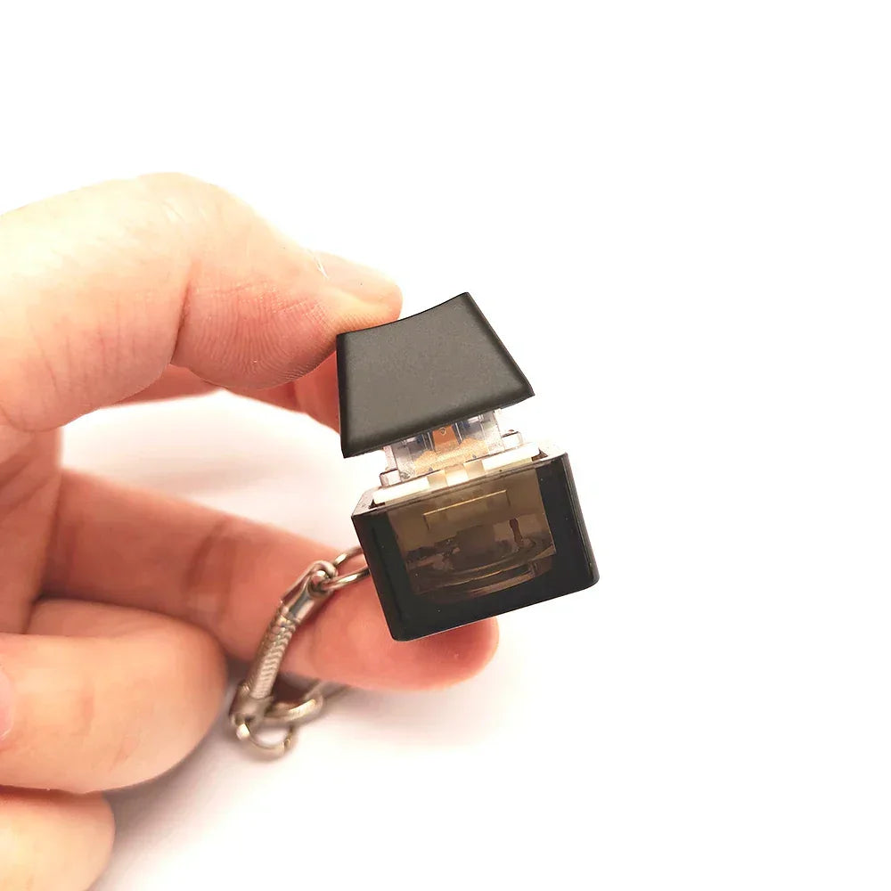 Llavero creativo con diseño de tecla negra de teclado mecánico, accesorio geek y gamer único