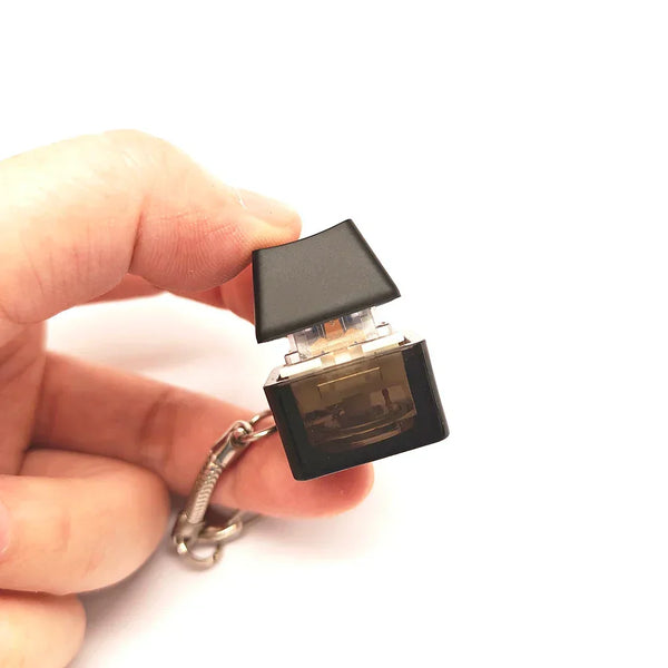 Llavero creativo con diseño de tecla negra de teclado mecánico, accesorio geek y gamer único