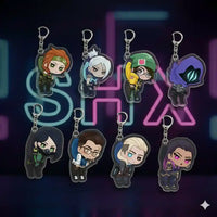 Llaveros gamer con personajes de videojuego en estilo chibi sobre fondo neón, colección exclusiva.