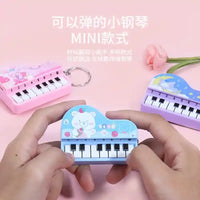 Llaveros mini piano kawaii en colores pastel con dibujos de osos, originales y creativos de Llaveros SHX
