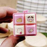 Llaveros SHX llavero cuadrado rosa con teclas decoradas con queso, gato kawaii, pan con fresa y estrella fugaz